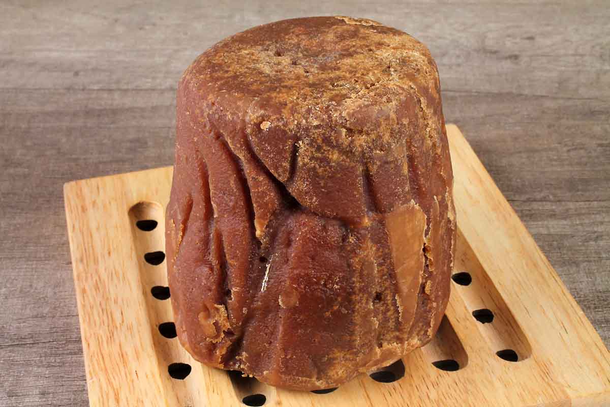 Desi Gud Jaggery 900 Gm