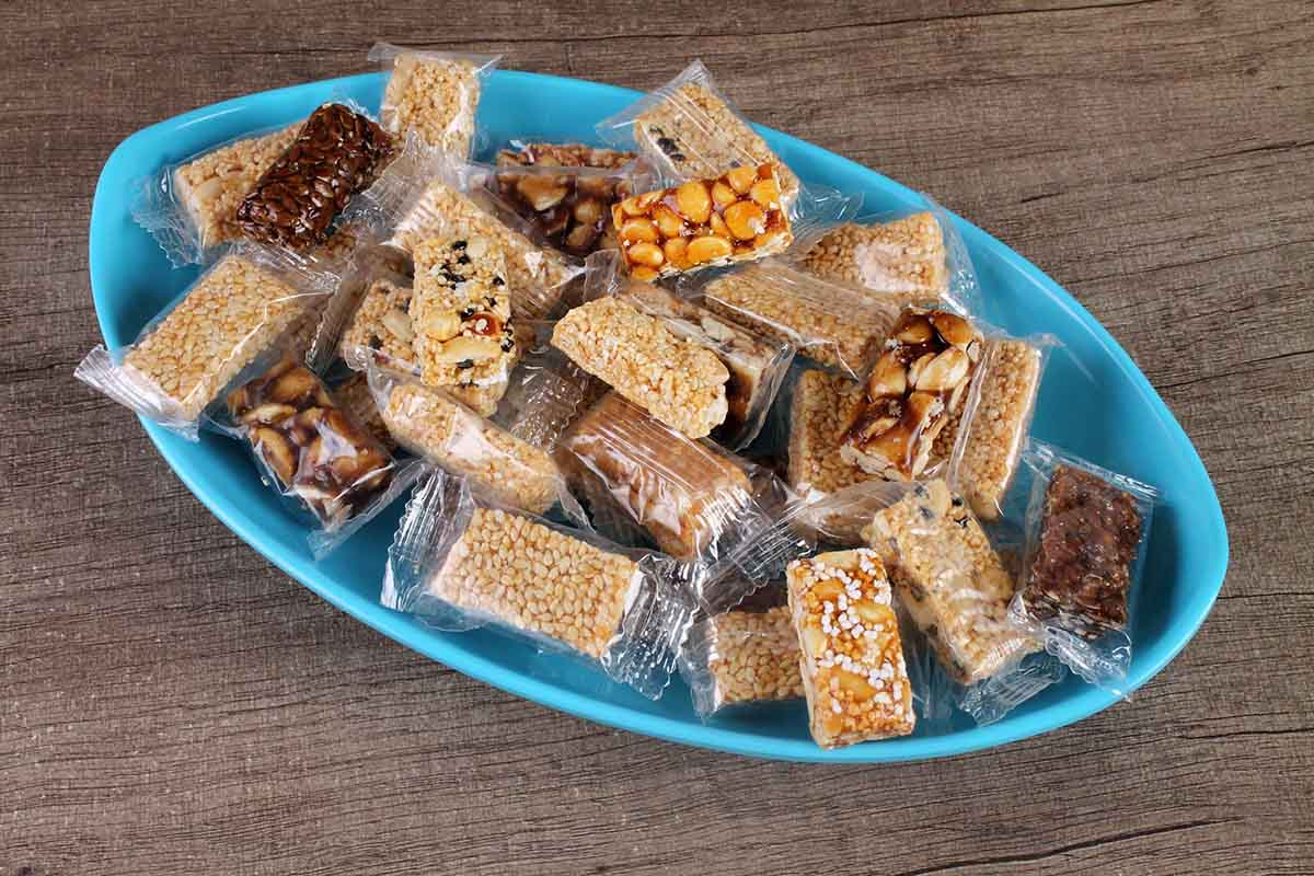 Mix Chocolate Chikki Cube 200 Gm