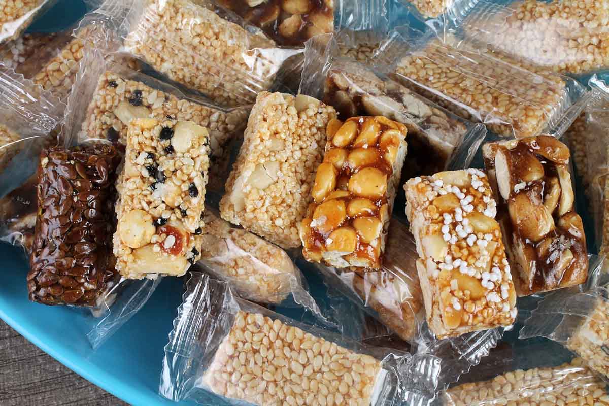 Mix Chocolate Chikki Cube 200 Gm