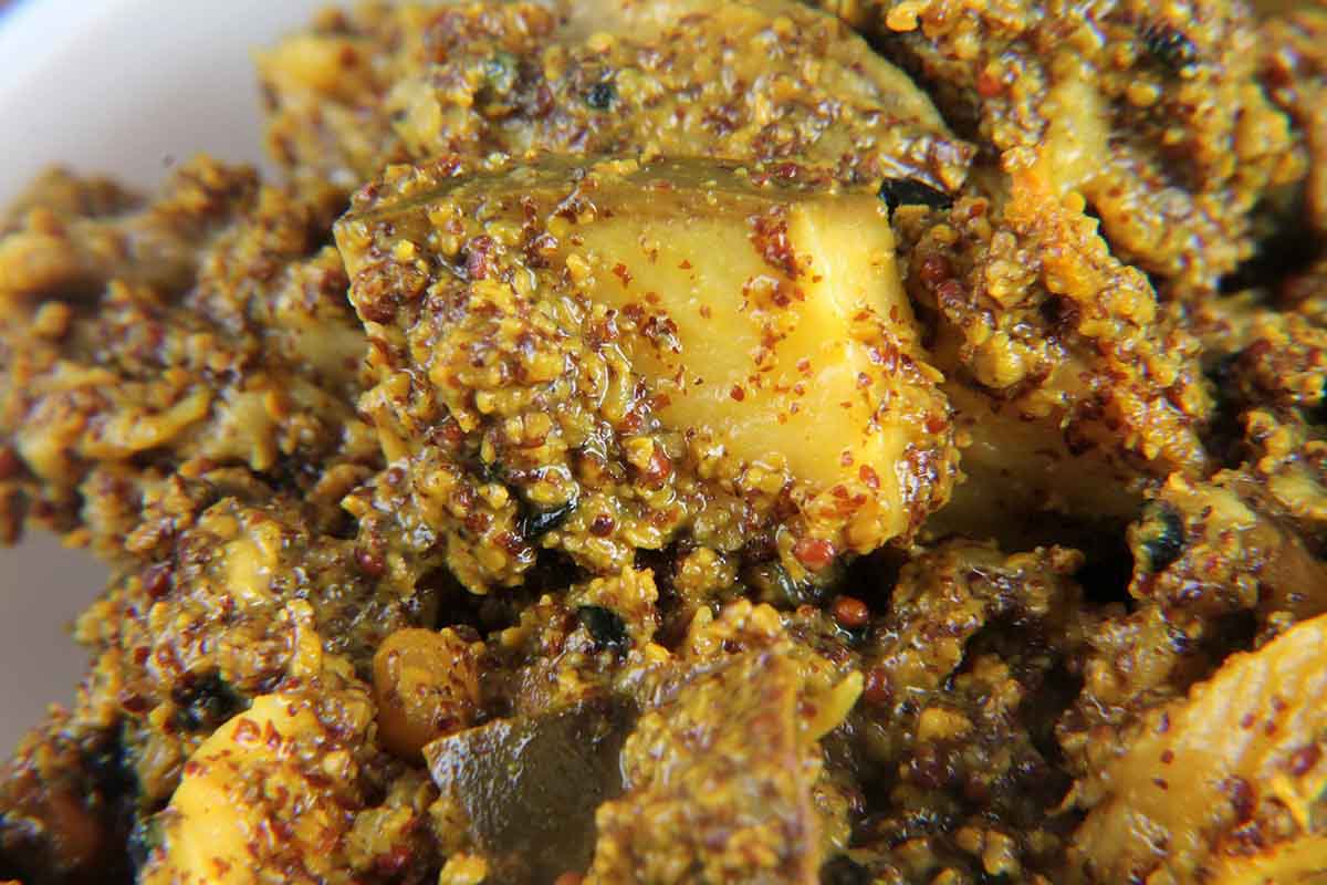 Oil Free Mango Garlic Masala Pickle 250 Gm