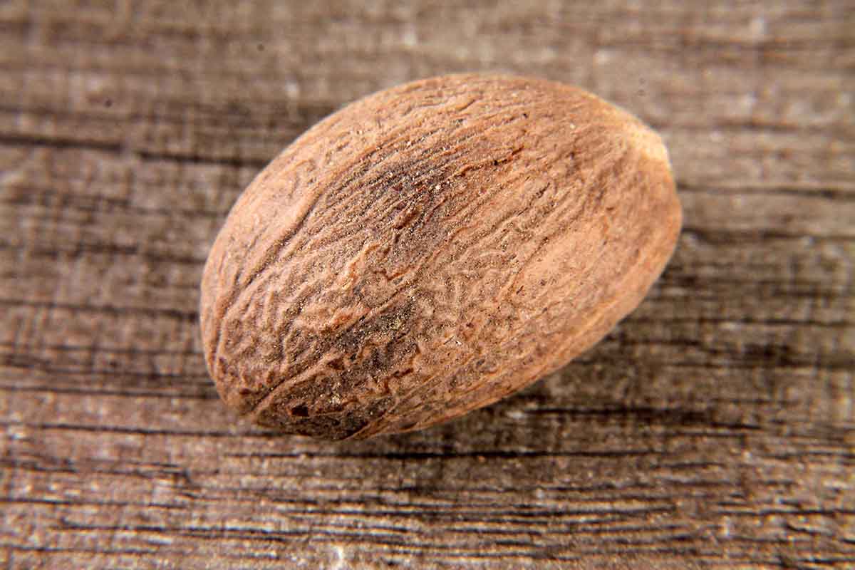 WHOLE JAIFAL NUTMEG